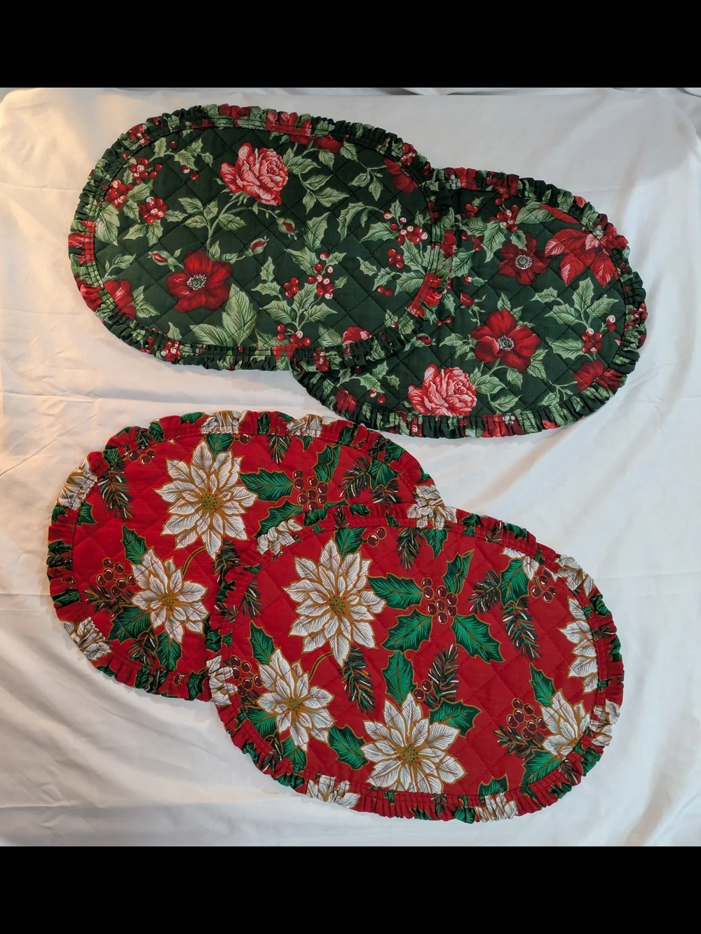 Vintage Holiday Poinsettia Quilted Round Placemats - Red & Green